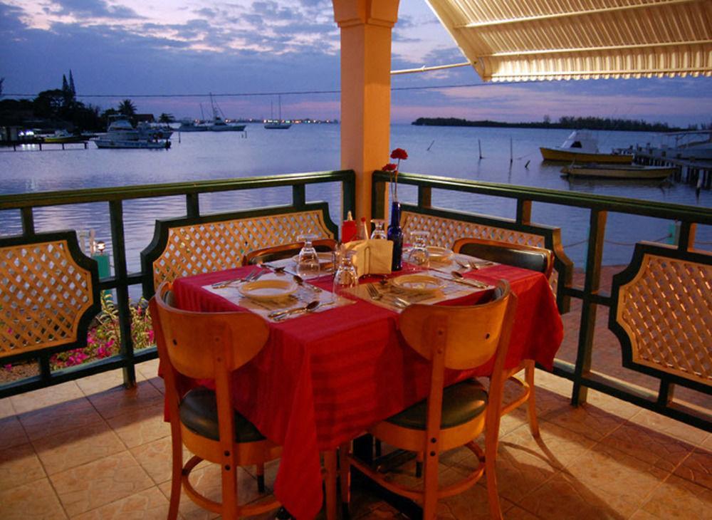 Glistening Waters Hotel ฟาลมัธ ภายนอก รูปภาพ