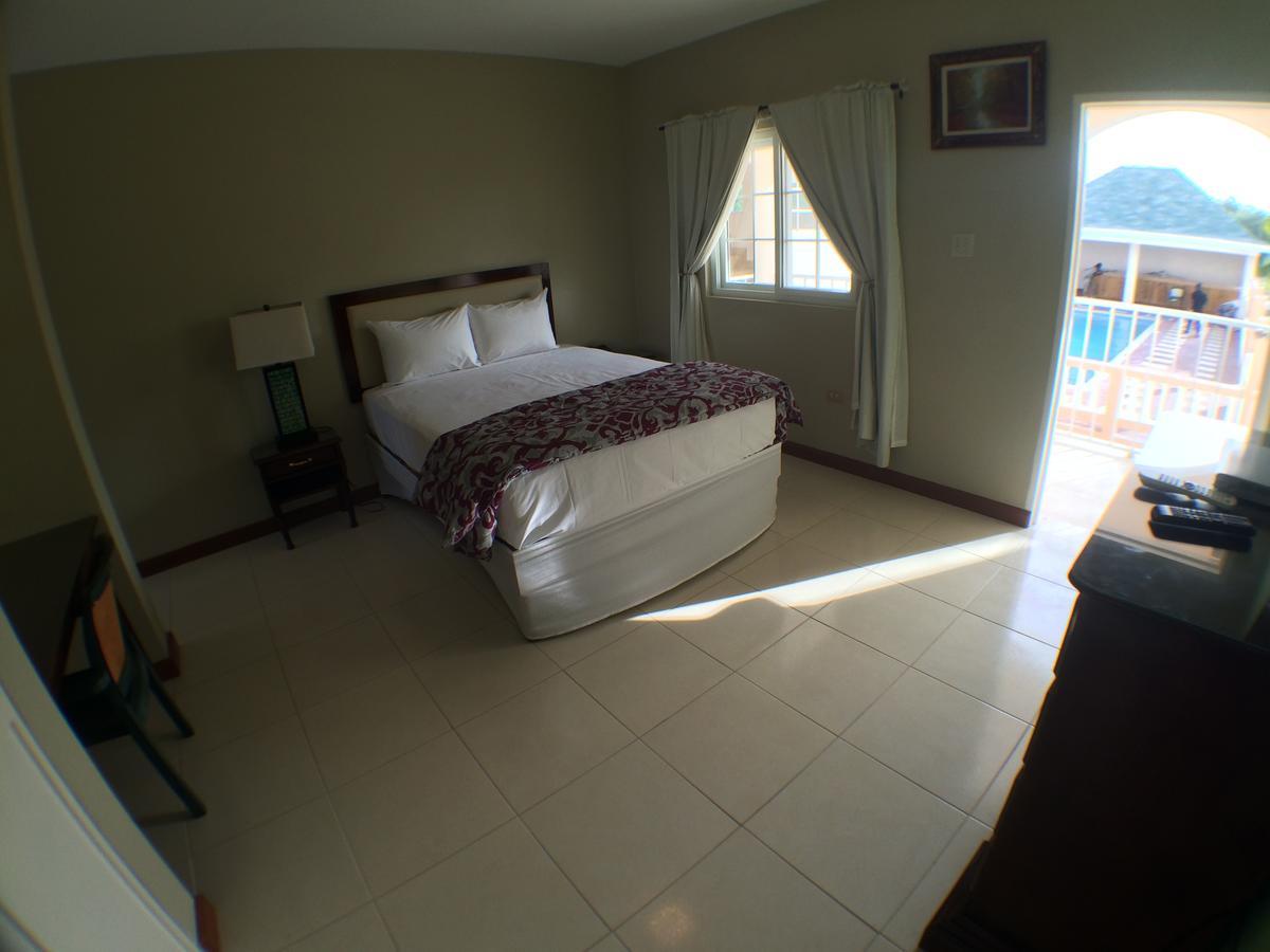 Glistening Waters Hotel ฟาลมัธ ภายนอก รูปภาพ