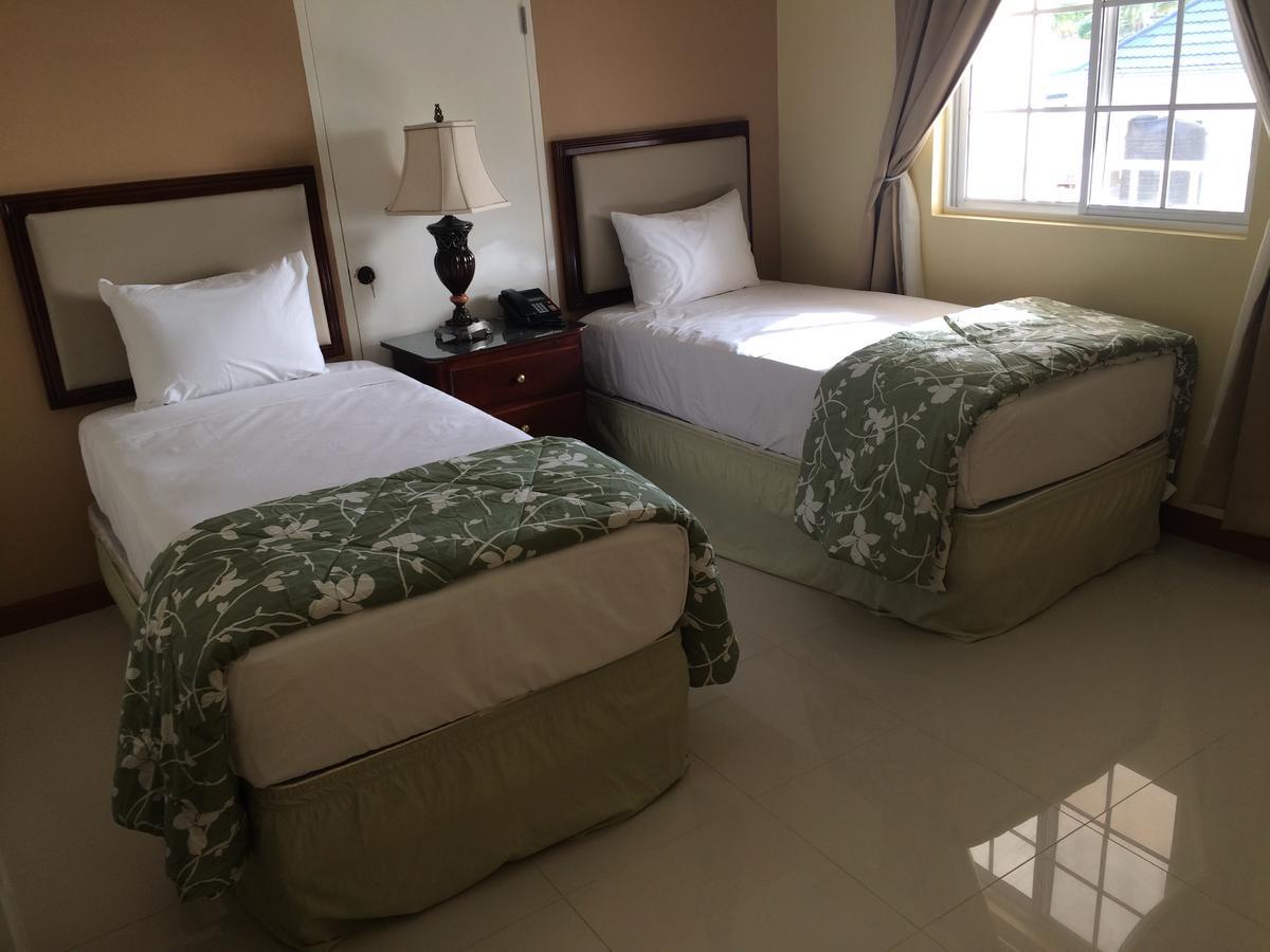 Glistening Waters Hotel ฟาลมัธ ภายนอก รูปภาพ