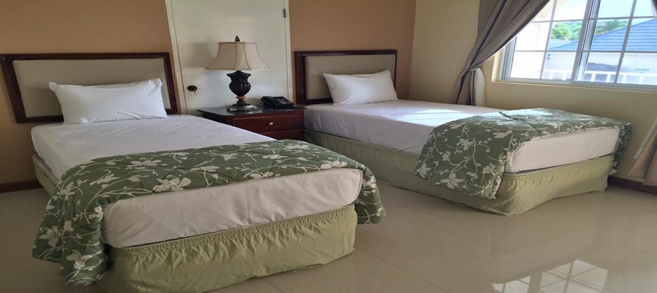 Glistening Waters Hotel ฟาลมัธ ภายนอก รูปภาพ